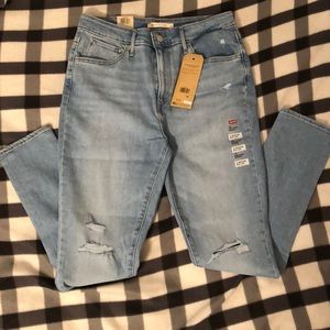 NWT Levi’s 721 high-rise skinny jeans (stretchy)